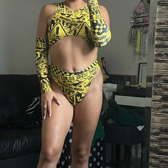 Caution Rave set - Picture 4 of 4